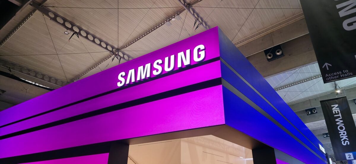 Samsung 品牌廣告板